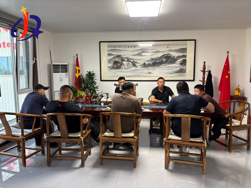 Janubiy Amerikalik oltin platser mijozlari zavod auditi uchun Qingzhou Jinqi Mining Machinery kompaniyasiga tashrif buyurishdi.